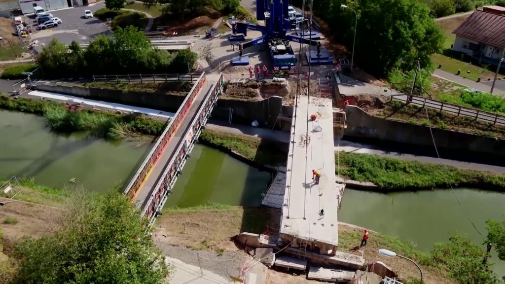 Le pont reliant Sarralbe à Rech est coupé