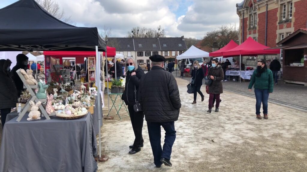 Marché de Pâques : discuter, acheter, flâner