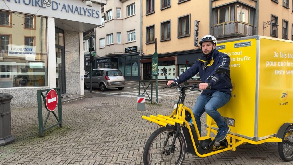 Un vélo-cargo pour livrer les colis au centre-ville