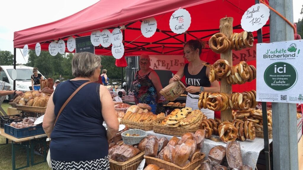 Producteurs et artisans locaux font une nocturne à Baerenthal