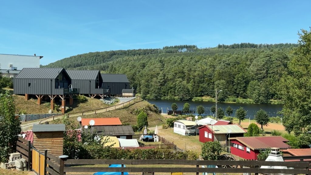 Carte postale d’été : on pose nos valises au camping de Haspelschiedt