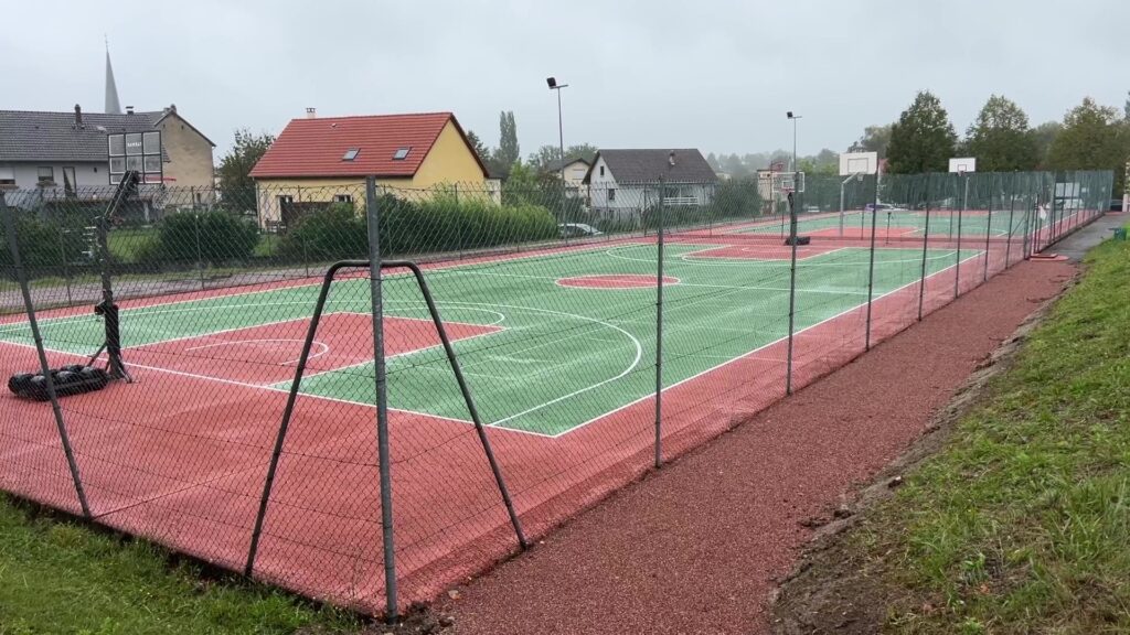 Deux nouveaux terrains de baskets apparaissent à Hambach