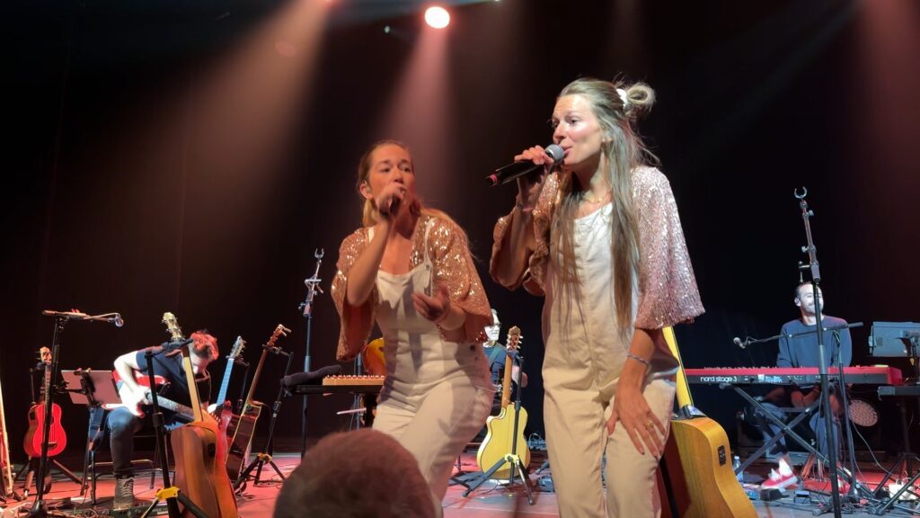 Les Frangines sur la scène de la Halle Verrière