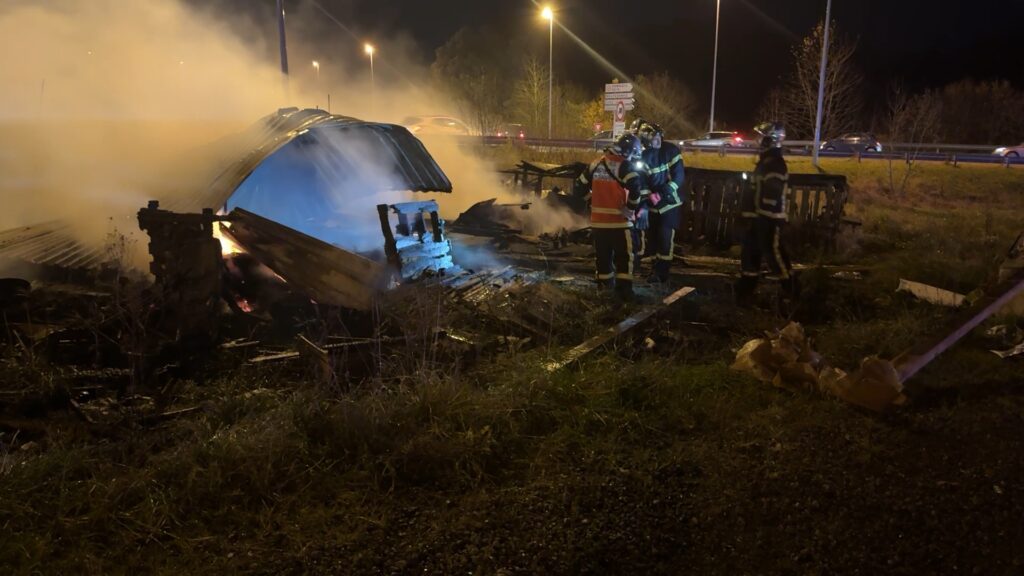 Sarreguemines : le chalet des gilets jaunes détruit par un incendie