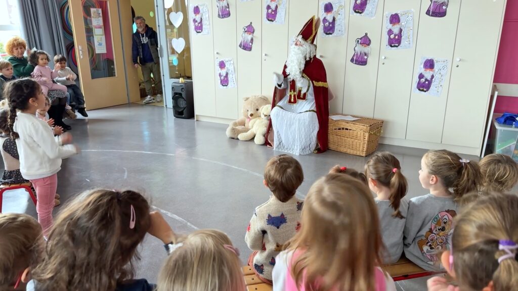 Le Saint-Nicolas en visite dans les écoles