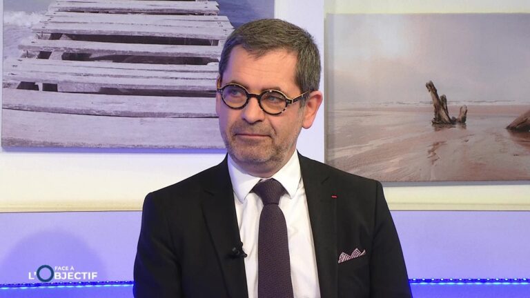 Le sénateur Michaël Weber, face à l’objectif