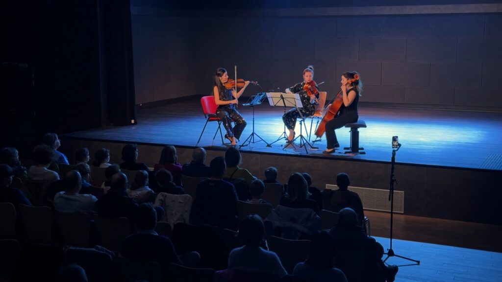 Le premier concert dans la Maison des arts et de la culture