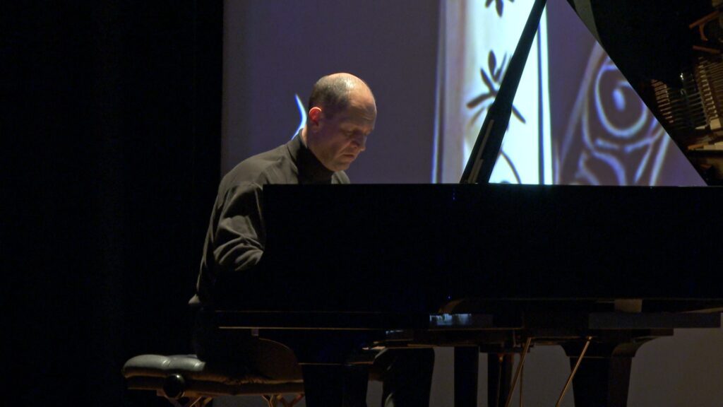 Éric Muller joue “Shéhérazade” au piano