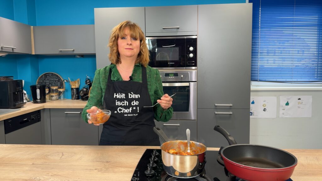 Hop'la, instant gourmand : Audrey Laval prépare une recette de Currywurst